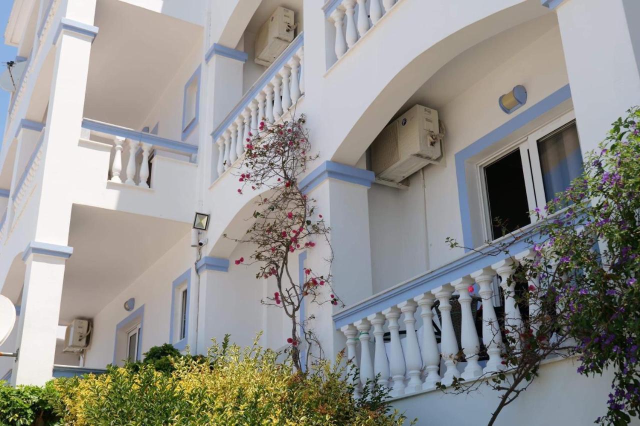 Hotel Erdano Sarandë Exteriör bild
