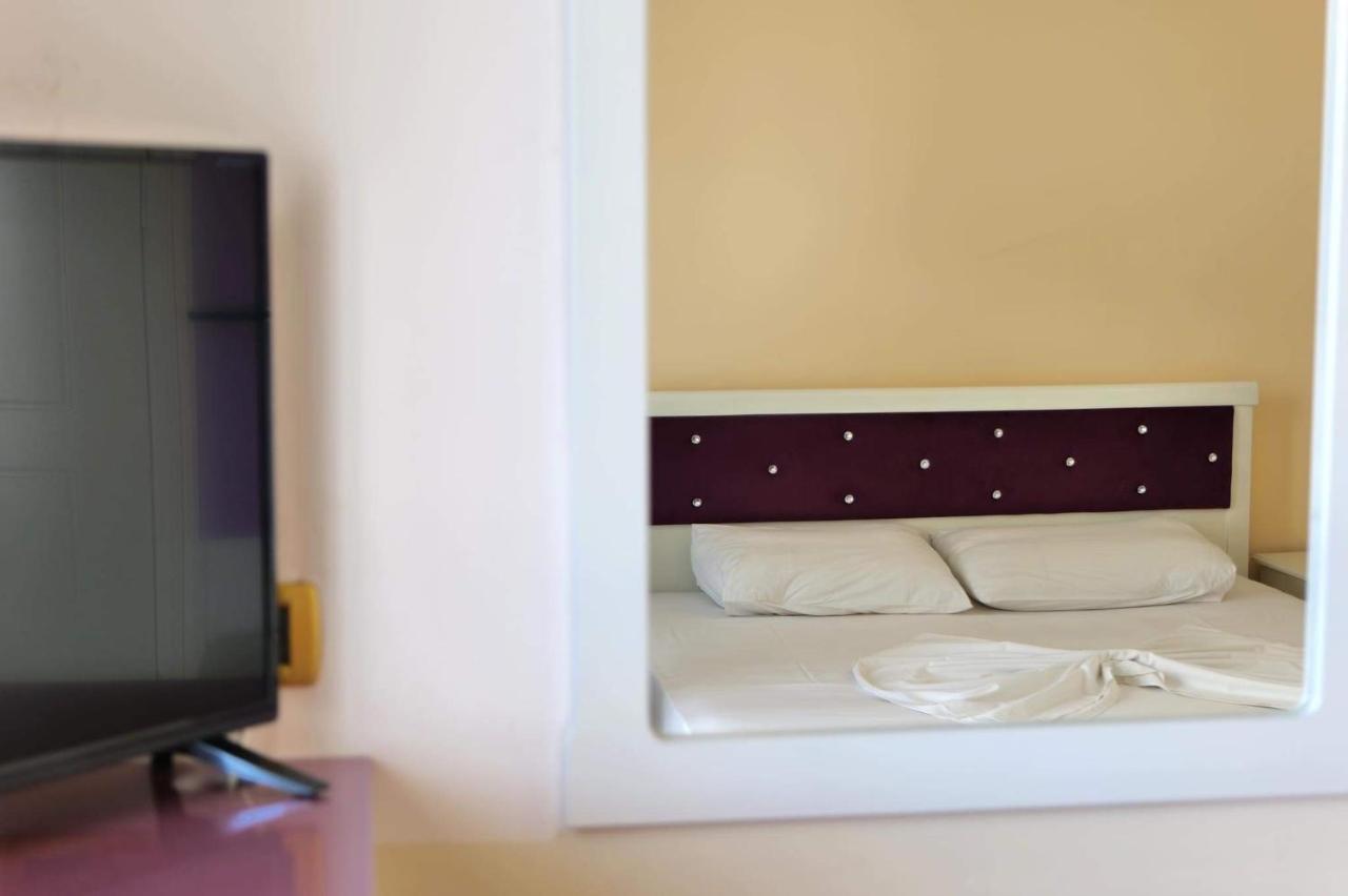 Hotel Erdano Sarandë Exteriör bild