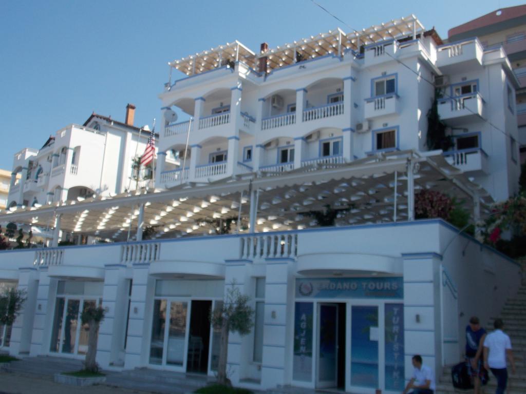 Hotel Erdano Sarandë Exteriör bild