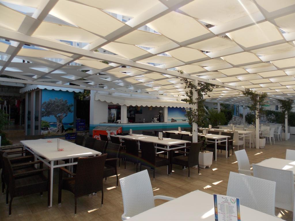 Hotel Erdano Sarandë Exteriör bild