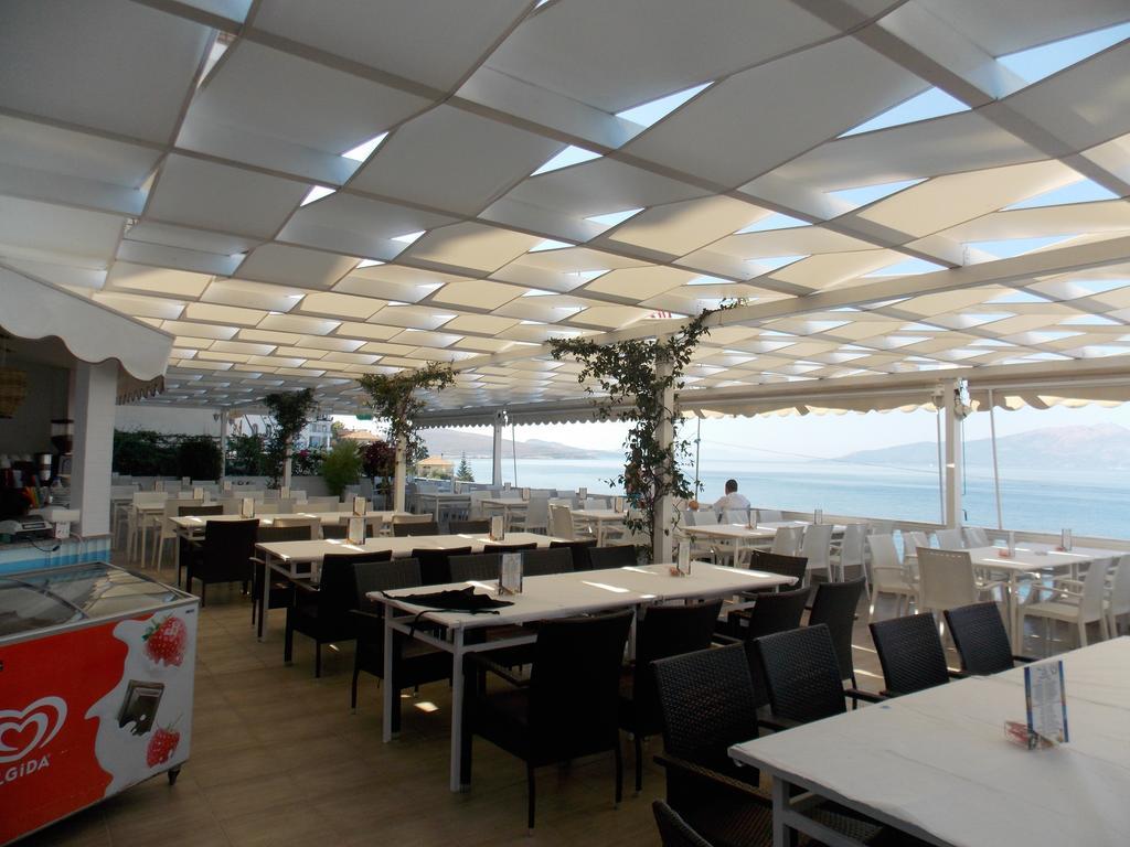Hotel Erdano Sarandë Exteriör bild